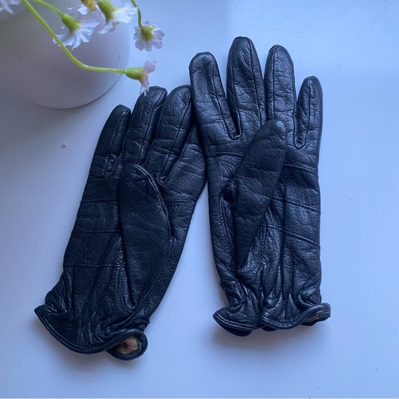 Women's Black Leather Gloves On a Velcro Size Small - Picture 8 of 10